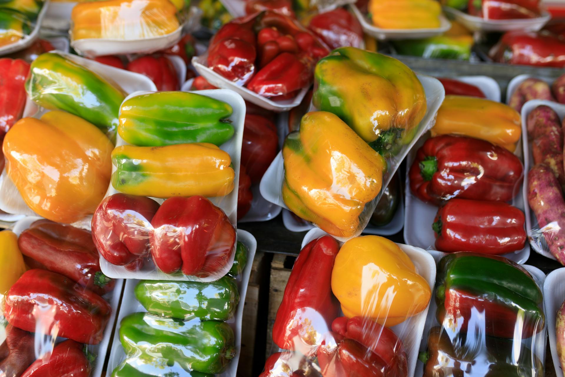 ?保鮮膜裹得越緊越保鮮？很多人都錯了！深圳農(nóng)產(chǎn)品配送公司為您科普