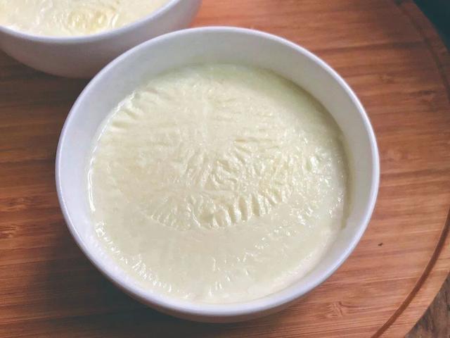 牛奶上的那層奶皮，是精華還是脂肪？